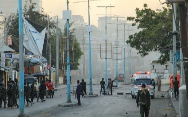 Σομαλία: Τουλάχιστον 14 νεκροί από την τρομοκρατική επίθεση στο Μογκαντίσου