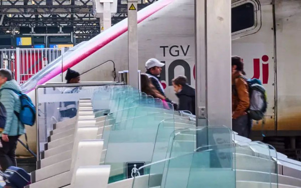 Γαλλία: Όλα τα τρένα υψηλής ταχύτητας κινούνται κανονικά από σήμερα - Πιθανότητα ακροαριστεροί εξτρεμιστές να βρίσκονται πίσω από το σαμποτάζ