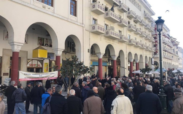 Βγήκαν στους δρόμους οι συνταξιούχοι