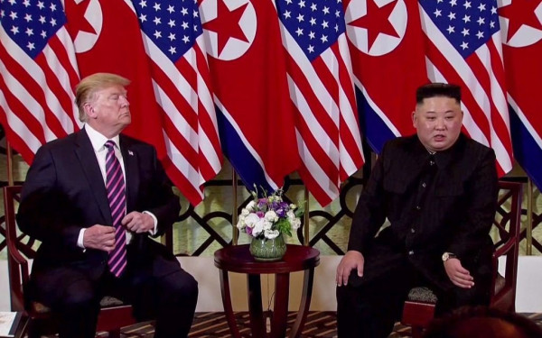 Η "θερμή" επιστολή που έλαβε ο Ντόναλντ Τραμπ από τον Κιμ Γιονγκ Ουν 