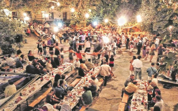 Δεκαπενταύγουστος: Τι τρώνε οι Έλληνες ανήμερα του Πάσχα του Καλοκαιριού