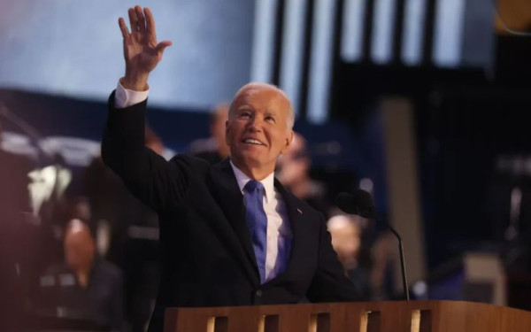 Μπάιντεν από συνέδριο Δημοκρατικών: Ο Τραμπ είναι ένας «λούζερ» και «καταδικασμένος κακοποιός» (βίντεο)