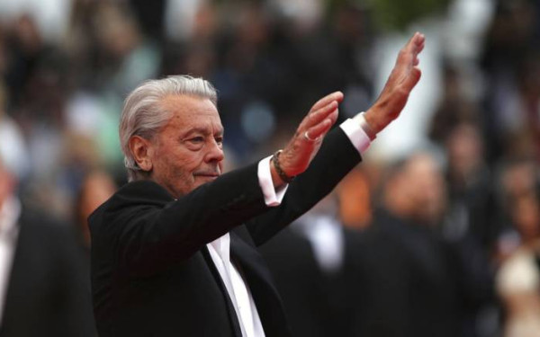 Αλέν Ντελόν: Η διαθήκη και η μάχη των κληρονόμων του για τη μεγάλη περιουσία