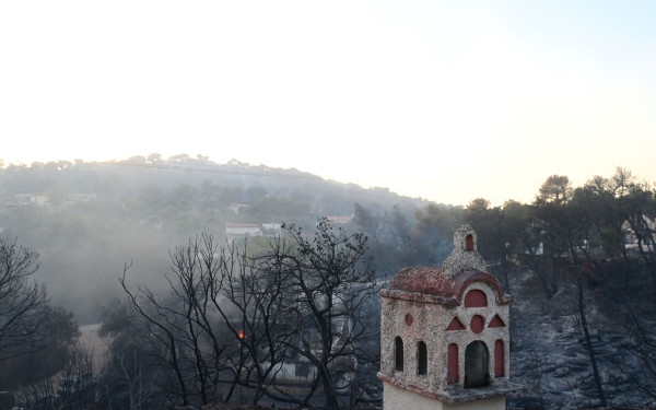 Φωτιές στην Αττική: Συνεχίζονται οι αυτοψίες - 104 τα ακατάλληλα σπίτια (βίντεο)