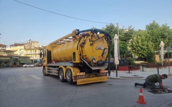 Δήμος Λαγκαδά: Καθαρισμοί και αποφράξεις φρεατίων από τη ΔΕΥΑΛ