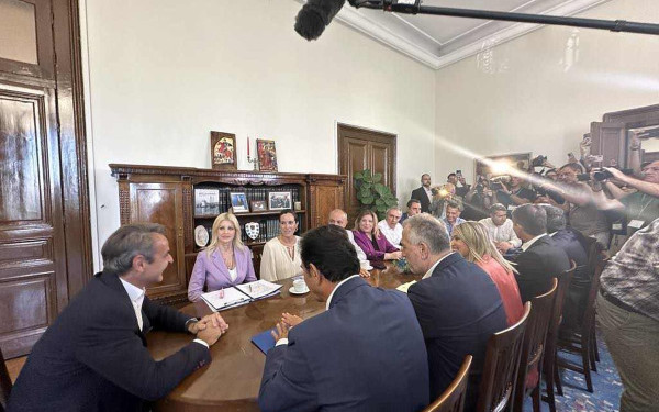Θεσσαλονίκη: Ολοκληρώθηκε η σύσκεψη Μητσοτάκη με τους τοπικούς βουλευτές της ΝΔ στο ΥΜΑΘ (βίντεο, φωτ.)