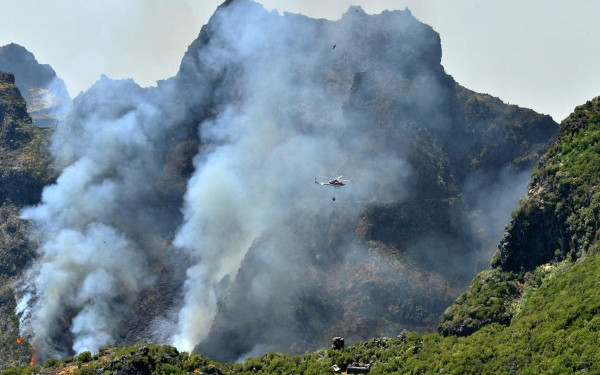 Κικίλιας: «Οι μισοί πυροσβέστες μας δίνουν μάχες με τις φλόγες και οι άλλοι μισοί με πλημμυρικά φαινόμενα»