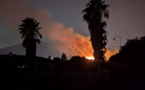 Φωτιά στην Αττική: Βρέθηκε απανθρακωμένη σορός στα Βριλήσσια - Φαίνεται να ανήκει σε εγκλωβισμένη εργαζόμενη (βίντεο)