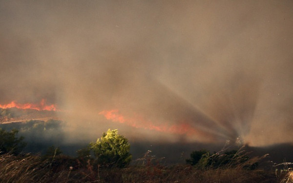 Υπό έλεγχο οι πυρκαγιές σε Σμύρνη και Μπόλου - Συνεχίζεται η μάχη στα άλλα μέτωπα