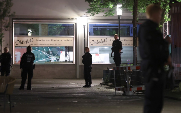 Γερμανία - Επίθεση με μαχαίρι στο φεστιβάλ της Ζόλινγκεν: Δεν υπάρχουν Έλληνες μεταξύ των θυμάτων - «Εξαφανισμένος» ο δράστης (δείτε βίντεο)