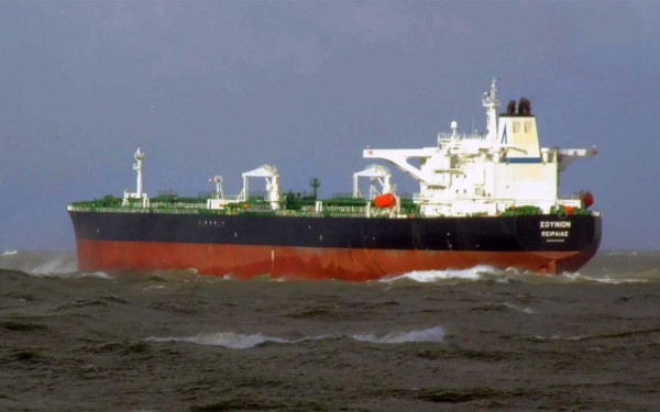 Φλέγεται το δεξαμενόπλοιο «Sounion» στην Ερυθρά Θάλασσα