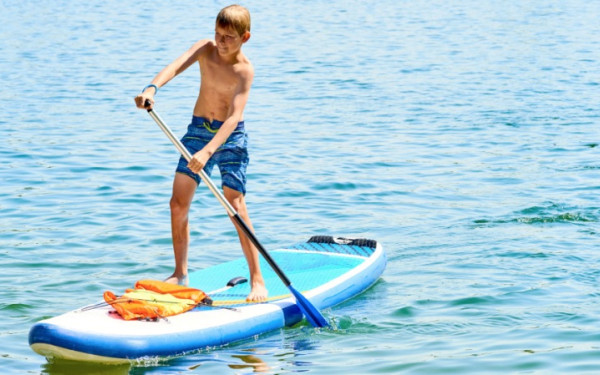 Σαμοθράκη: Δύο ανήλικοι κινδύνευσαν στη θάλασσα με σανίδα όρθιας κωπηλασίας