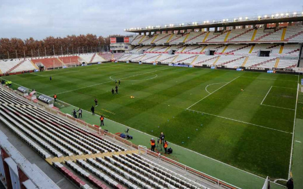 Στοίχημα: Ευκαιρίες με τα γκολ σε «Vallecas» και «Kenilworth Road»