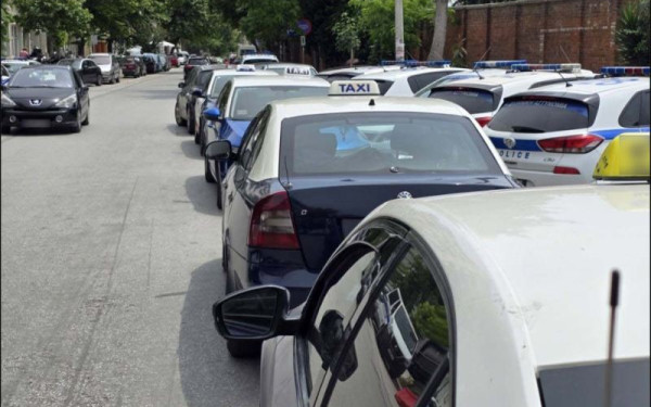 Θεσσαλονίκη: Σαφάρι ελέγχων και πρόστιμα σε ταξί - Δύο οδηγοί χρησιμοποιούσαν tablet αντί για ταξίμετρο