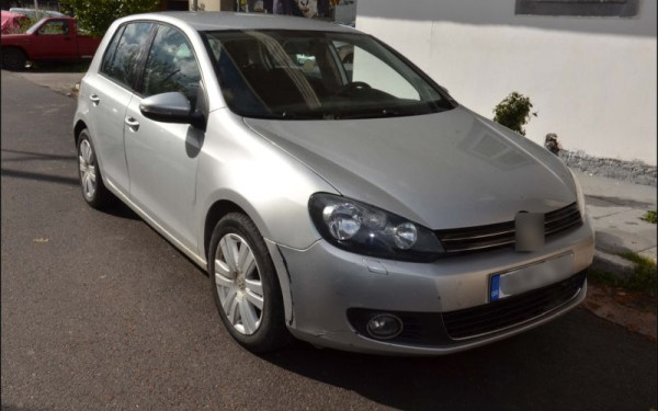 Θεσσαλονίκη: Έκλεψαν δύο τσάντες με 350.000 ευρώ από το αυτοκίνητο επιχειρηματία στη Σίνδο