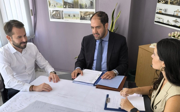 Συνάντηση Κεφαλογιάννη-Ασλανίδη για τα στρατόπεδα Παύλου Μελά και Καρατάσιου