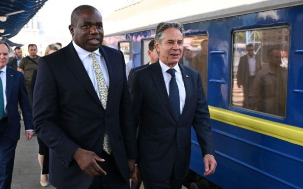 Συναγερμός για επιδρομή στο Κίεβο την ώρα επίσκεψης από Μπλίνκεν και Λάμι (βίντεο)