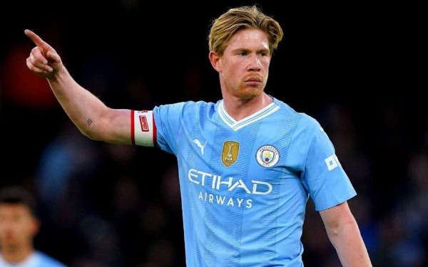 Επίθεση Ντε Μπρόινε σε FIFA και UEFA για το πρόγραμμα αγώνων: «Τους ενδιαφέρουν μόνο τα χρήματα»