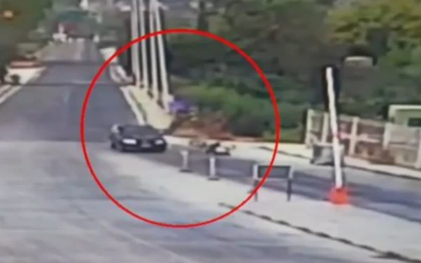 Έβρος: Βίντεο από το επεισόδιο στα σύνορα - Η στιγμή που Έλληνας παρασύρει Τούρκο μοτοσικλετιστή