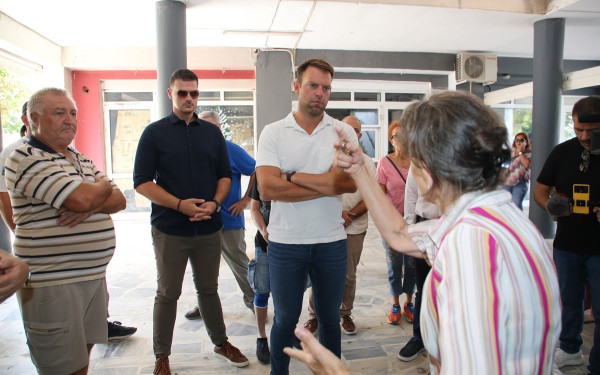 Κασελλάκης από Λάρισα: «Συμπάσχουμε με τους κατοίκους των εργατικών κατοικιών της Γιάννουλης»