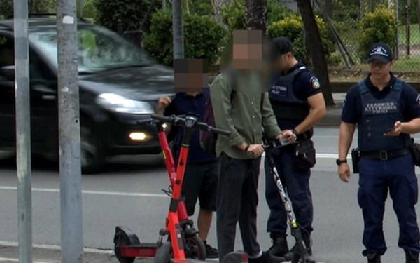Θεσσαλονίκη: Εντατικοί έλεγχοι για τα ηλεκτρικά πατίνια - 122 παραβάσεις σε δύο εβδομάδες