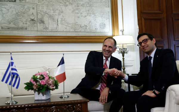 Γ. Γεραπετρίτης και Σ. Σεζουρνέ συμφώνησαν για την ανάγκη δίκαιου καταμερισμού των βαρών στο μεταναστευτικό