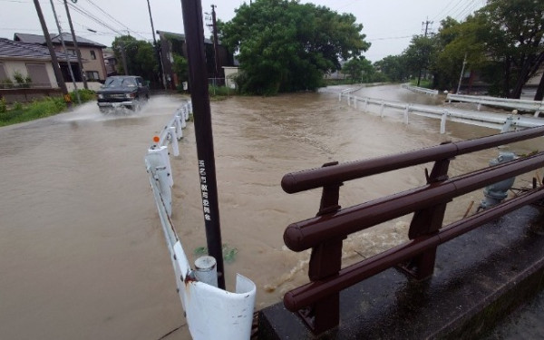 Πλημμύρες στην Ιαπωνία: Πάνω από 60.000 άνθρωποι καλούνται να φύγουν εσπευσμένα από τα σπίτια τους