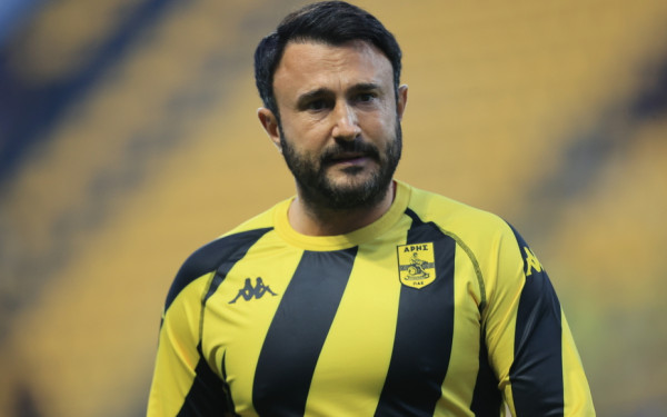 Καρυπίδης στους ποδοσφαιριστές του Άρη: «Αφήστε τον κόσμο να αποδοκιμάζει εμένα, μείνετε ενωμένοι»