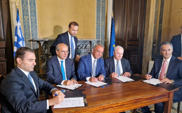 Υπεγράφη η σύμβαση παραχώρησης της Αττικής Οδού