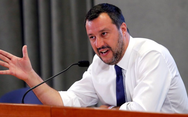 Η εισαγγελία του Παλέρμο ζήτησε να καταδικαστεί σε έξι χρόνια φυλάκισης ο Ιταλός υπουργός μεταφορών Μ. Σαλβίνι