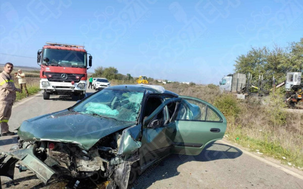 Ορεστιάδα: Μετωπική σύγκρουση δύο ΙΧ - Πέντε τραυματίες, ο ένας διασωληνωμένος (φωτ.)