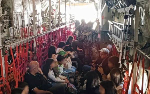 ΓΕΕΘΑ: Με επιτυχία η επιχείρηση απεγκλωβισμού των Ελλήνων από το Λίβανο - Δείτε φωτογραφίες