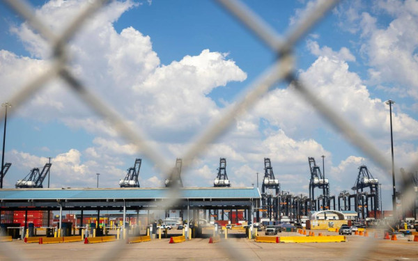 ΗΠΑ: Τέλος στην απεργία των λιμενεργατών - Eπιστρέφουν στη δουλειά, κλείστηκε «καταρχήν συμφωνία»