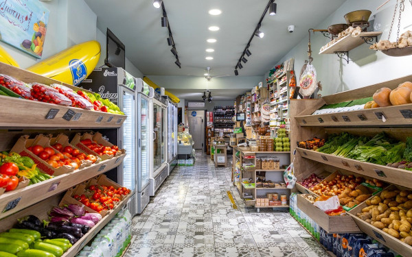 Στο Λιώτης Οπωροπαντοπωλείον… θα βρείτε ό,τι ψάχνετε