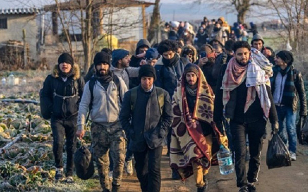 Μετανάστες περιγράφουν την εμπειρία τους σε προγράμματα του υπουργείου - Βούλτεψη: Στόχος η πραγματική ένταξη