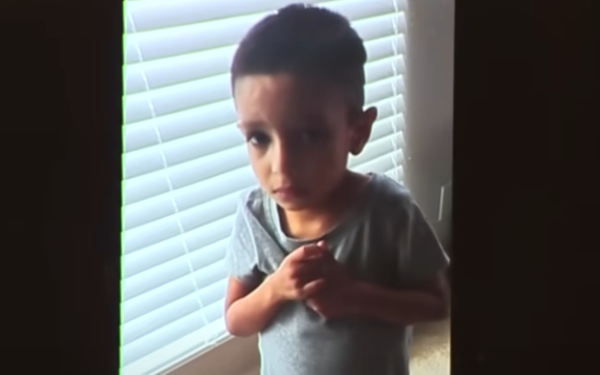 ΗΠΑ - βίντεο σοκ: 4χρονος εκλιπαρεί τον πατέρα του για φαγητό λίγο πριν πεθάνει από ασιτία