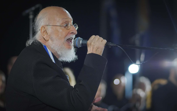 Διονύσης Σαββόπουλος: Η «Συννεφούλα» που αναλήφθηκε στους ουρανούς και μια συνάντηση τριάντα χρόνια πριν. Της Κυριακής Τσολάκη