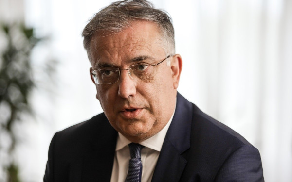 Τ. Θεοδωρικάκος: Είμαι φανατικά υπέρμαχος της άρσης της μονιμότητας στο Δημόσιο (βίντεο) Τ. Θεοδωρικάκος: Είμαι φανατικά υπέρμαχος της άρσης της μονιμότητας στο Δημόσιο (βίντεο)