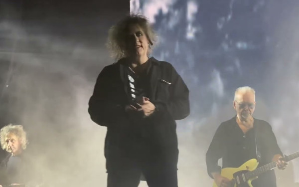 Η μεγάλη επιστροφή των Cure: Δείτε το νέο τους single «Alone», μετά από 16 χρόνια