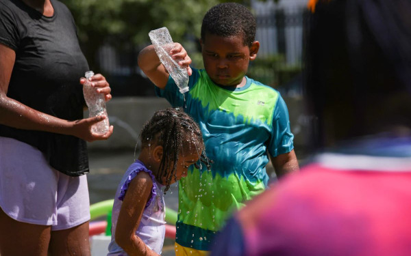ΗΠΑ: Οι επισκέψεις παιδιών στα επείγοντα λόγω ζέστης αυξήθηκαν κατά 170% στη δεκαετία