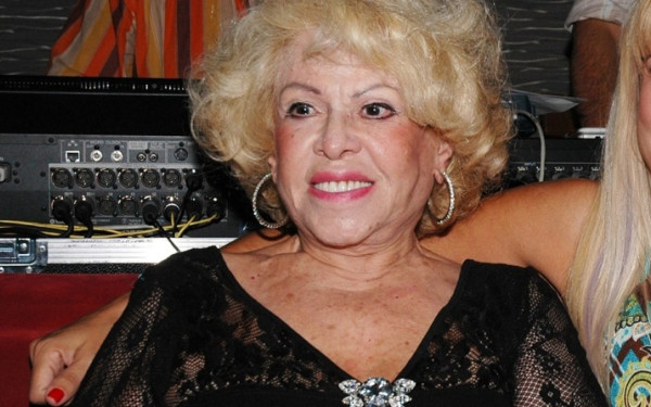 Κρίσιμα τα επόμενα 24ωρα για την Καίτη Γκρέυ - Νοσηλεύεται μετά από εγκεφαλικό (βίντεο)