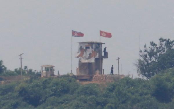 Ένταση στην κορεατική χερσόνησο: Η Πιονγκγιάνγκ ανατινάσσει δρόμους, η Σεούλ προχωρά σε προειδοποιητικές βολές