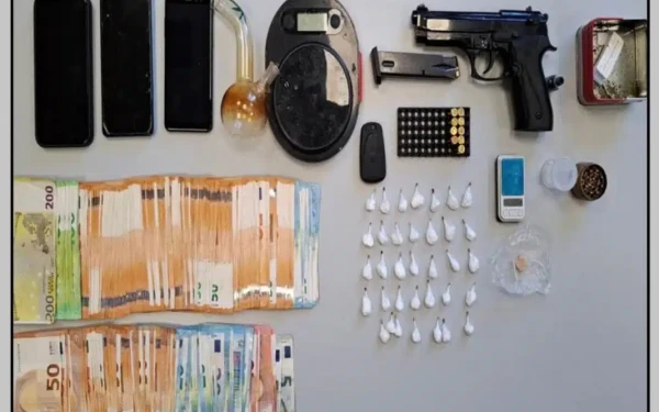Λάρισα: Σύλληψη για ναρκωτικά αποκάλυψε οπλισμό και μετρητά
