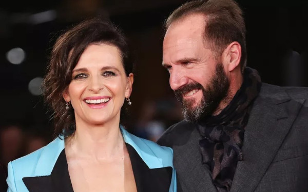 Ζιλιέτ Μπινός και Ρέιφ Φάινς στη Θεσσαλονίκη