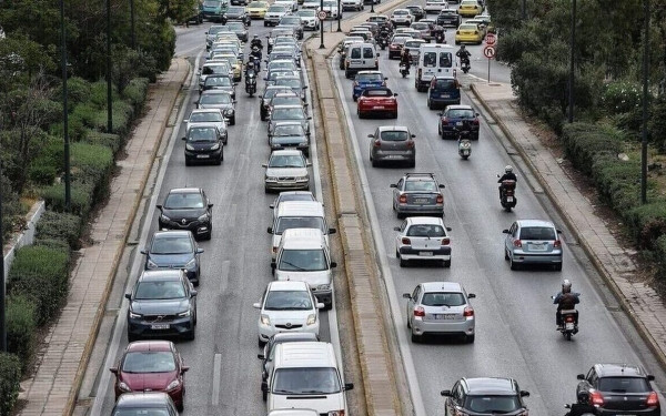 Τέλη κυκλοφορίας 2025: Τι θα πληρώσουν φέτος οι ιδιοκτήτες ΙΧ και δικύκλων - Τι αλλάζει με τα πρόστιμα