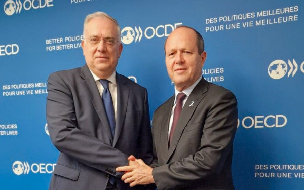 Τ. Θεοδωρικάκος: Επαφές στο Παρίσι με υπουργούς Ισραήλ και  Σουηδίας