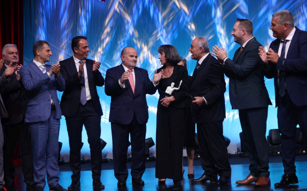 Παρουσία Καραμανλή και Σαμαρά απονεμήθηκαν τα βραβεία «Βιώσιμης – Καινοτόμου και Υπεύθυνης Επιχειρηματικότητας» (φωτ.)