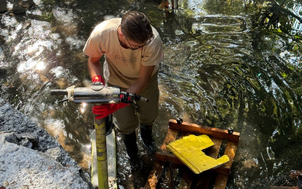 Θεσσαλονίκη: Από ηλεκτρικά πατίνια μέχρι καρέκλες είχαν πετάξει στο ρέμα της ΥΦΑΝΕΤ στην Κάτω Τούμπα