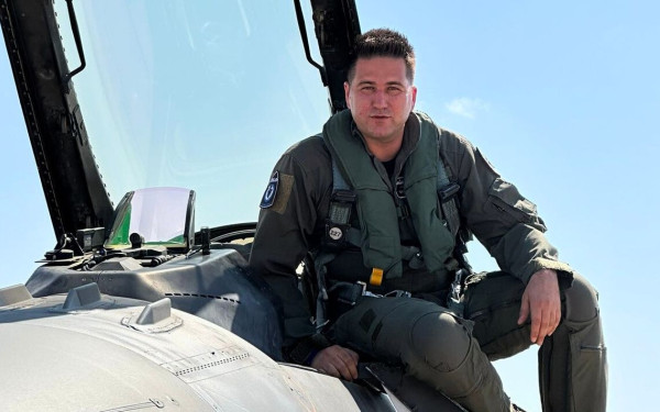 Ο πιλότος της ομάδας ΖΕΥΣ εξηγεί: «Γιατί εμπνεύστηκα από τον Παλαμά»