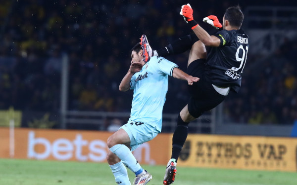 Λανουά για την «καρατιά» του Μπρινιόλι στο ΑΕΚ - Άρης: Δεν δόθηκε μία ξεκάθαρη κόκκινη κάρτα (βίντεο)